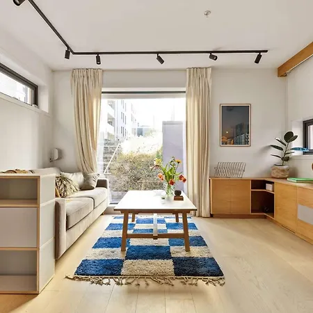 Unikt Townhouse Med Takterrasse Pa Gruenerlokka 度假居 奥斯陆