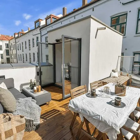 度假居 Unikt Townhouse Med Takterrasse Pa Gruenerlokka 奥斯陆