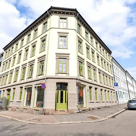Unikt Townhouse Med Takterrasse Pa Gruenerlokka
